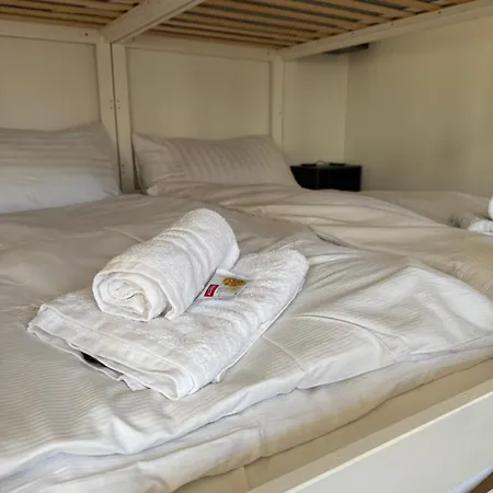 Red Nest Apartment *